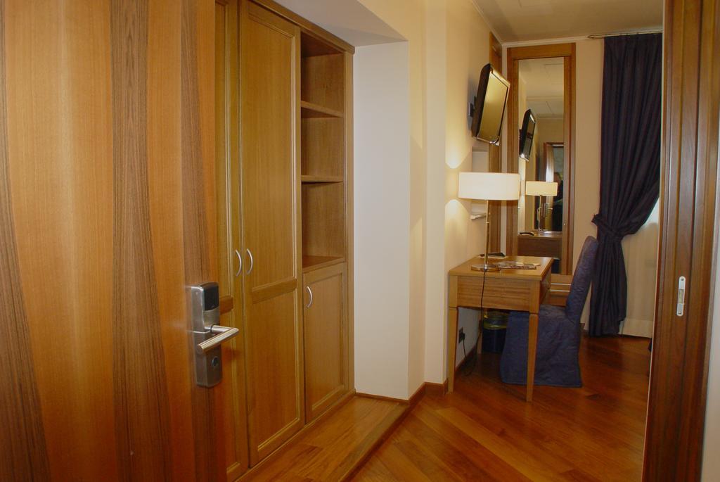 Hotel Iris Genua Rum bild
