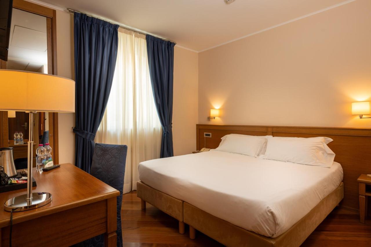 Hotel Iris Genua Exteriör bild