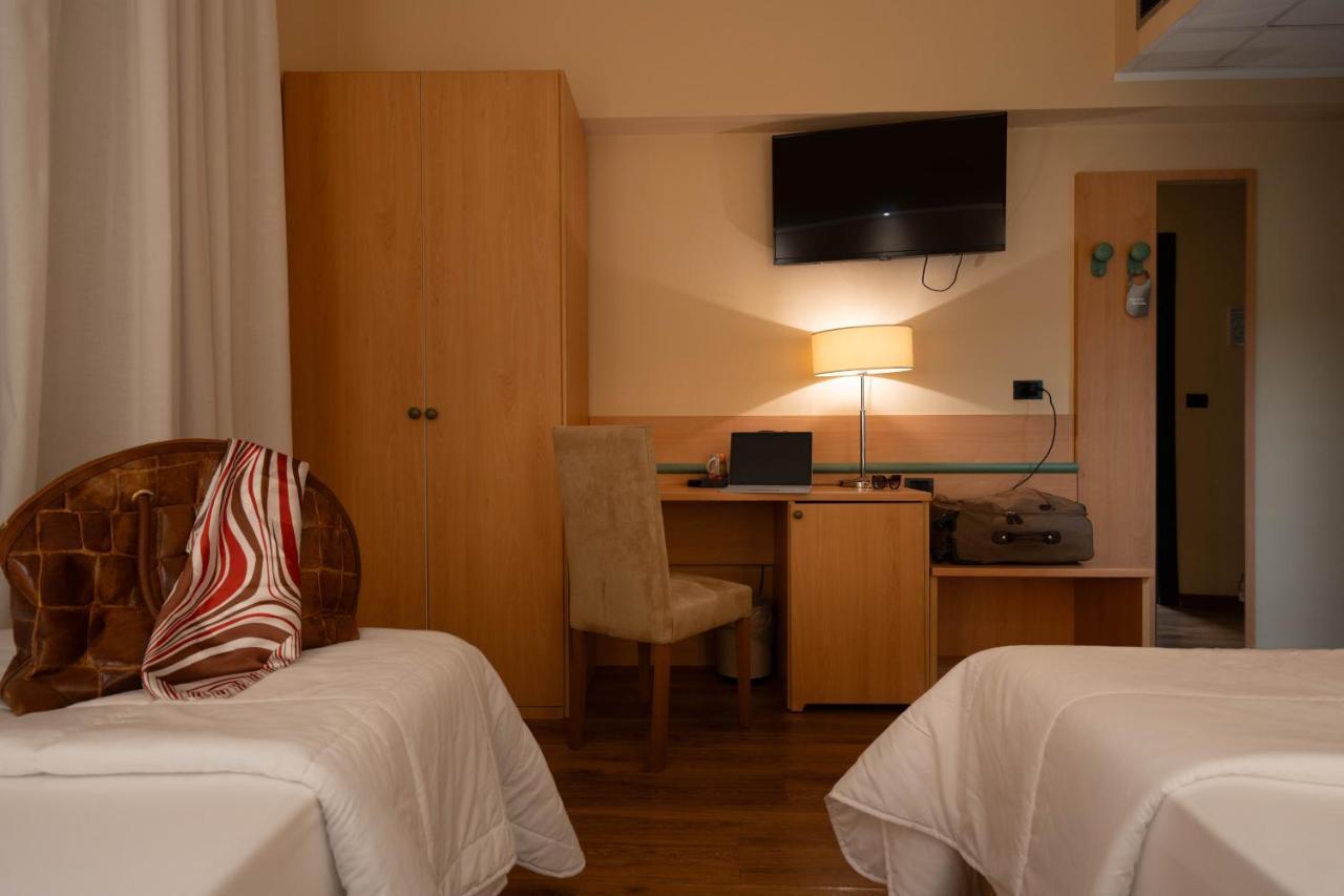 Hotel Iris Genua Exteriör bild