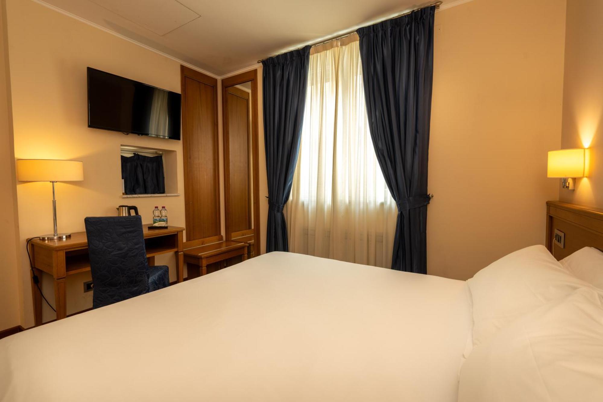 Hotel Iris Genua Exteriör bild