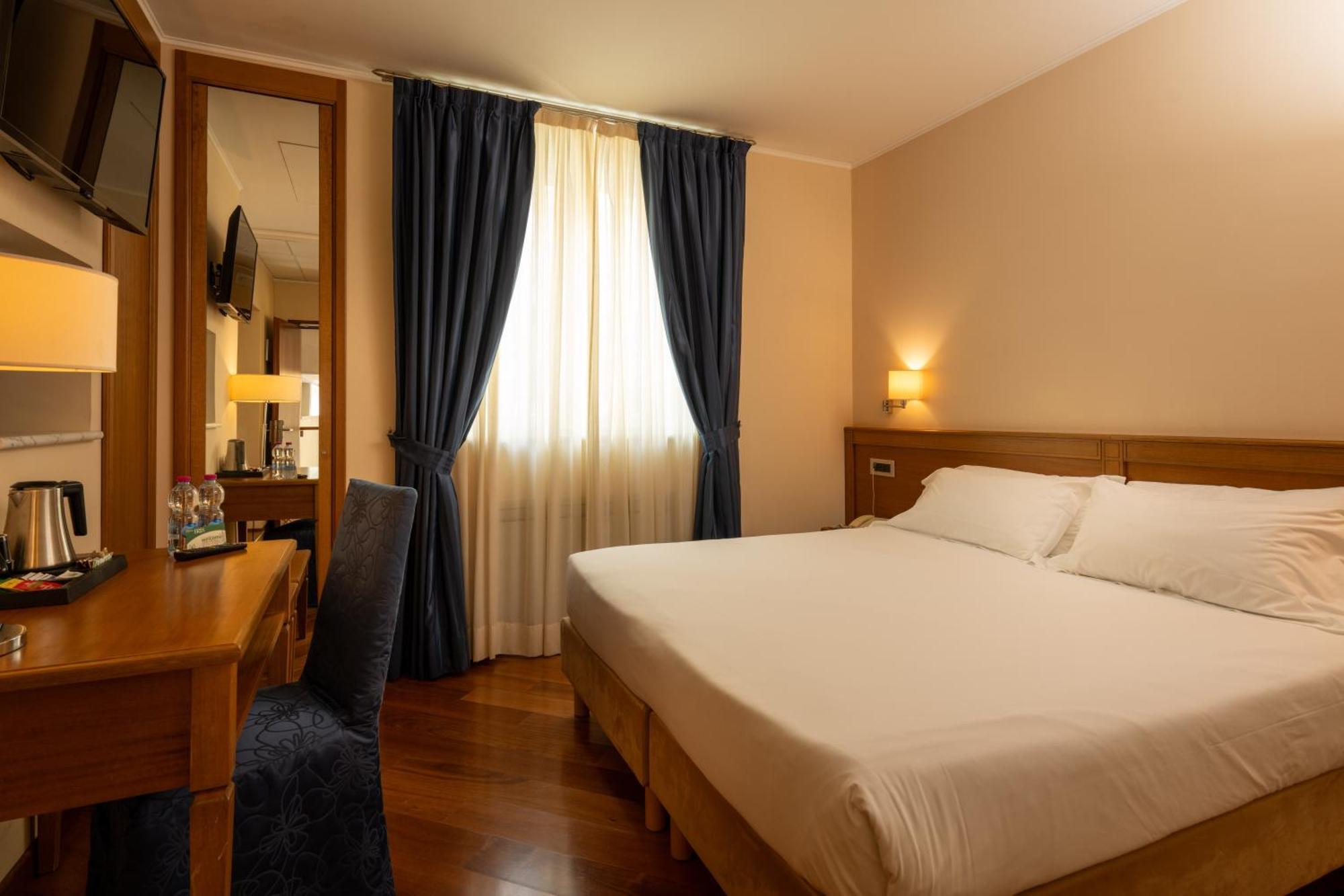 Hotel Iris Genua Exteriör bild