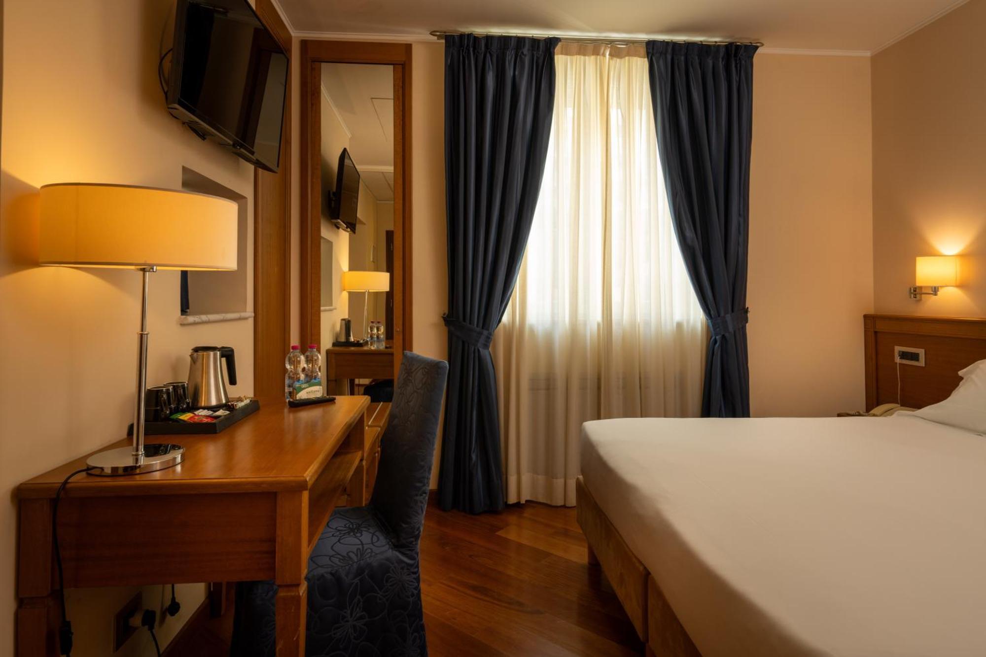 Hotel Iris Genua Exteriör bild