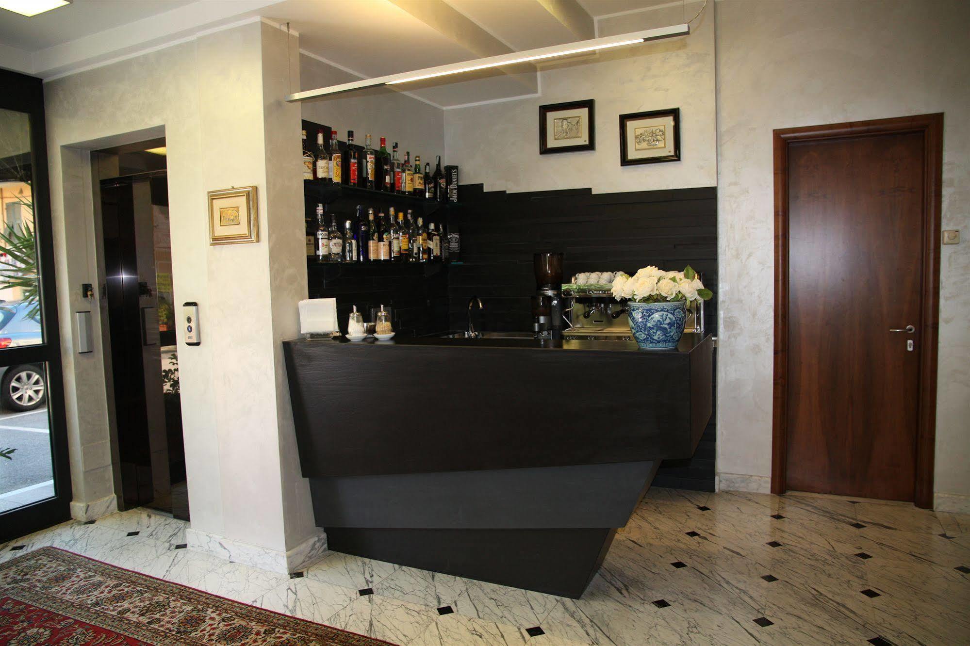 Hotel Iris Genua Exteriör bild